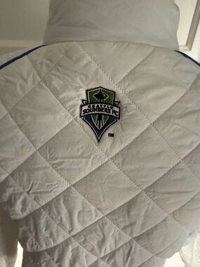 Seattle Sounders FC White Puffer Womens Zip-Up Long Sleeve Jacket Coat G-III Sp